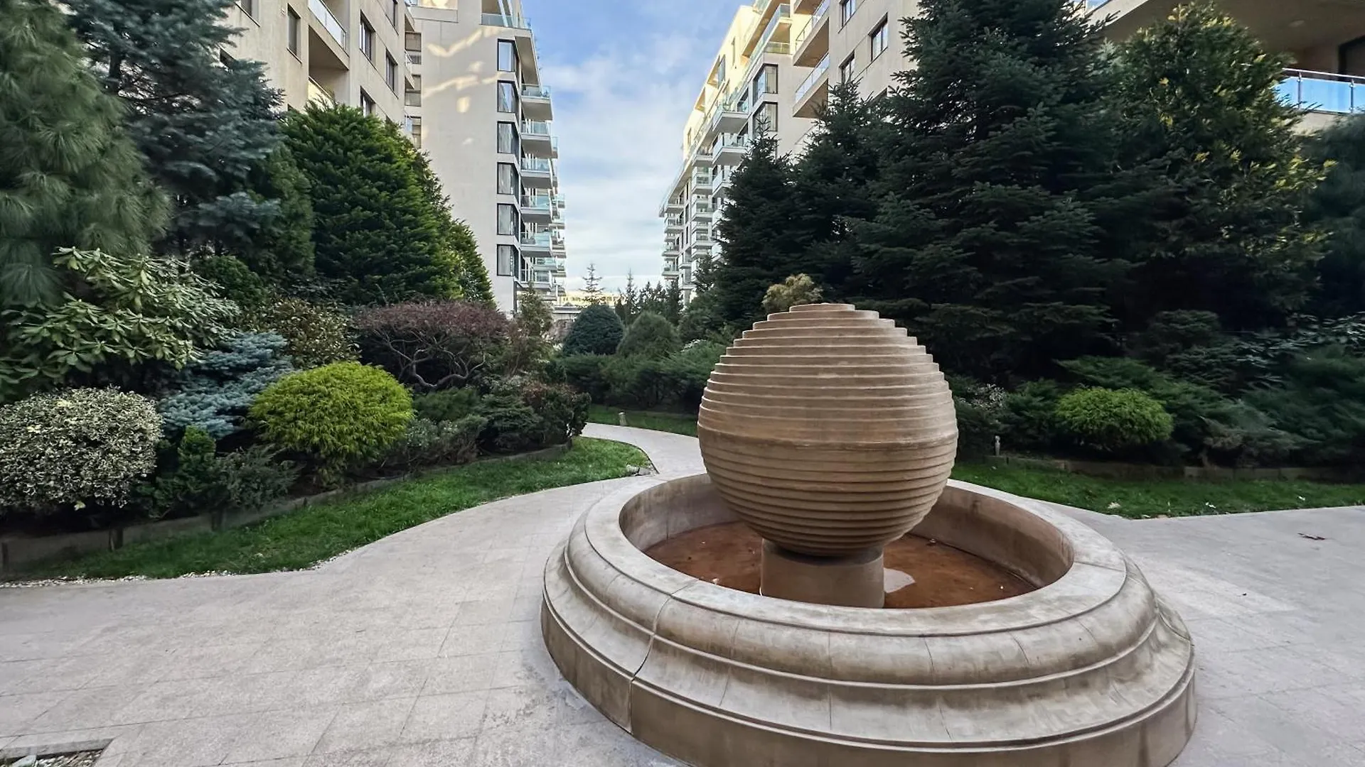 Garden Apartment - Herastrau Park 3Min Walk contacts