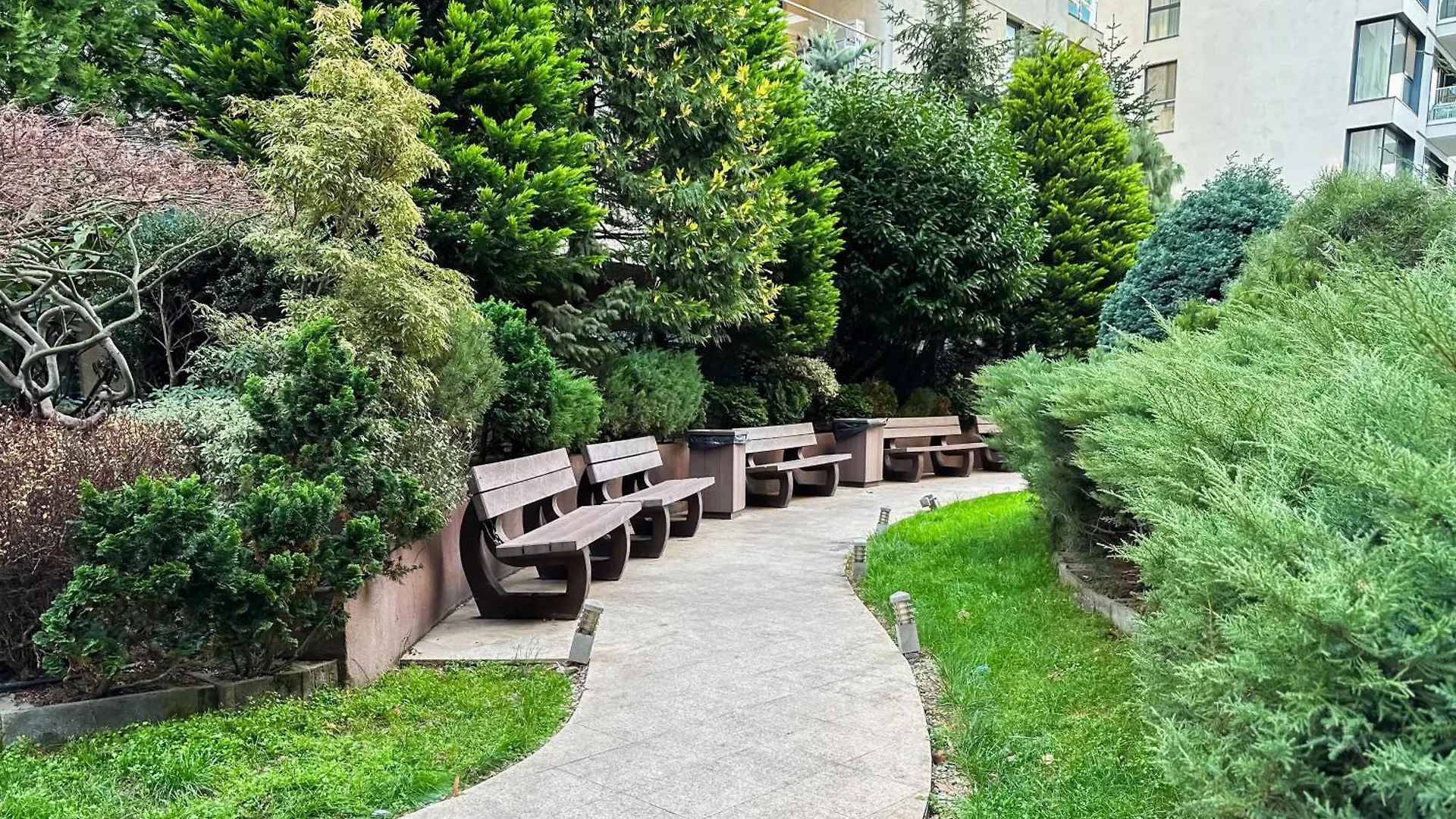 Garden Apartment - Herastrau Park 3Min Walk Bucharest