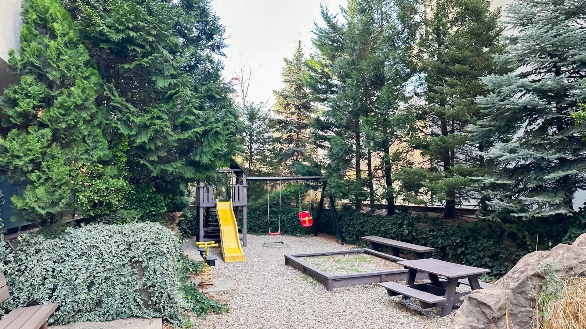 Garden Apartment - Herastrau Park 3Min Walk Bucharest Romania